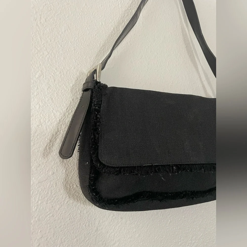 EUC Black unbranded fringe detail satchel